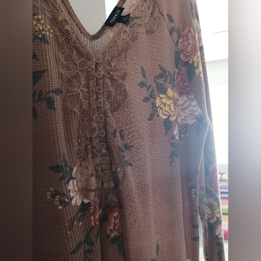 Torrid Top - Picture 4 of 5